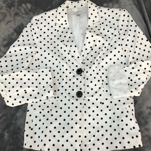 Tahari white blazer with black polka dots 10